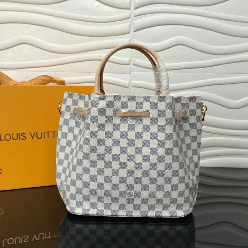 l**is V*t*n damier monogram handbag