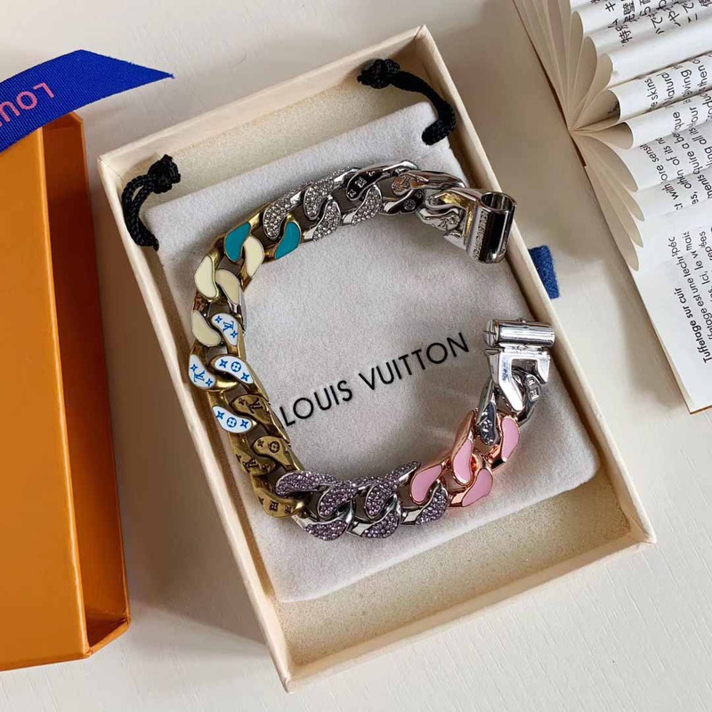 l**is V*t*n chain bracelet