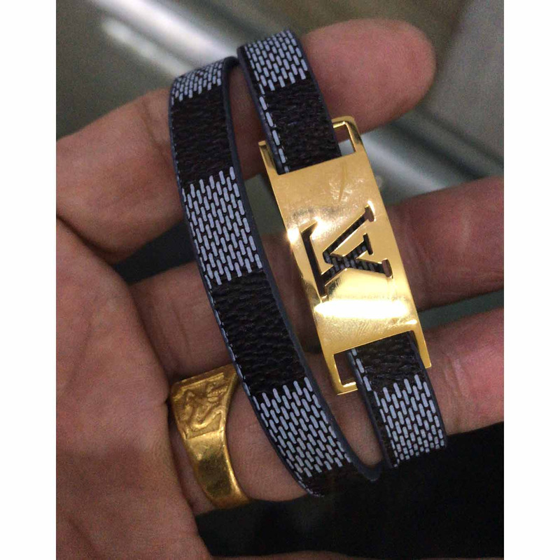 l**is V*t*n bracelet