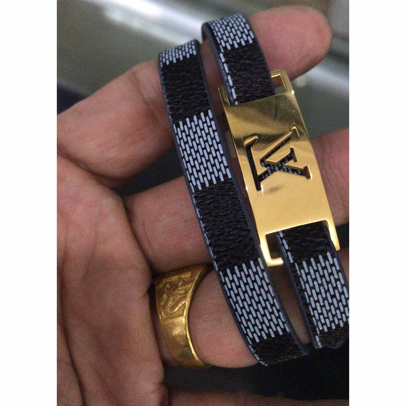 l**is V*t*n bracelet