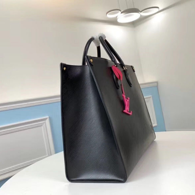 l**is V*t*n black leather handbag