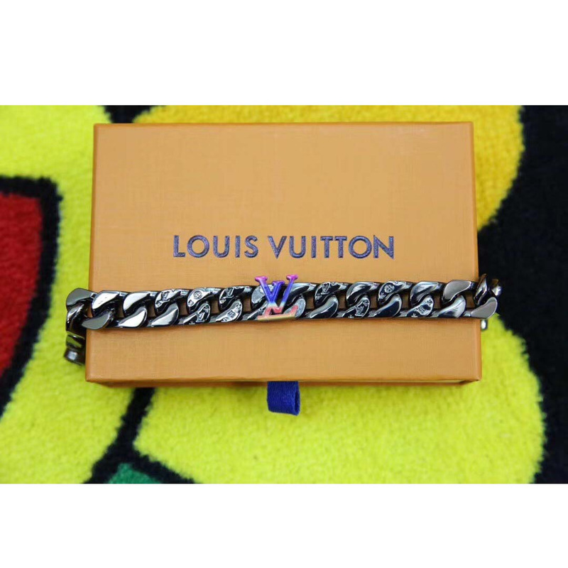 l**is V*t*n chain bracelet