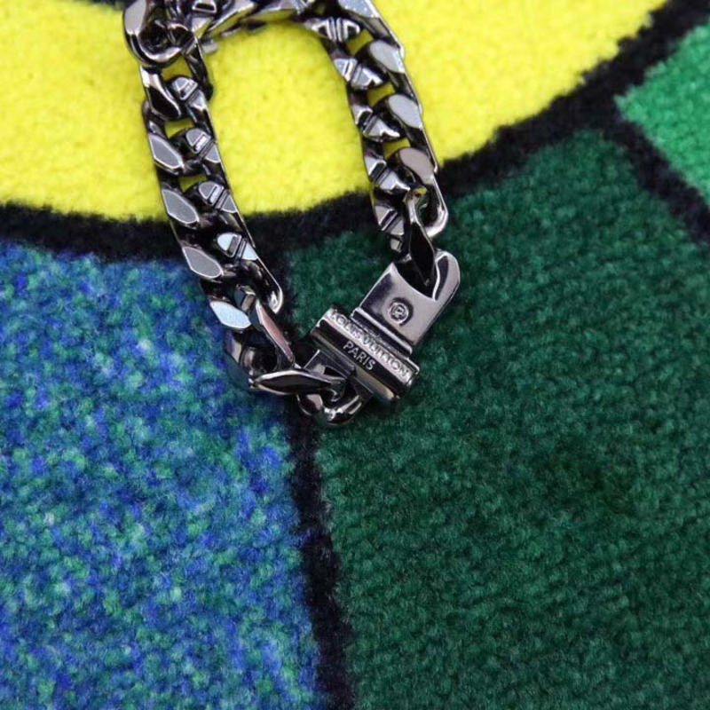 l**is V*t*n chain bracelet