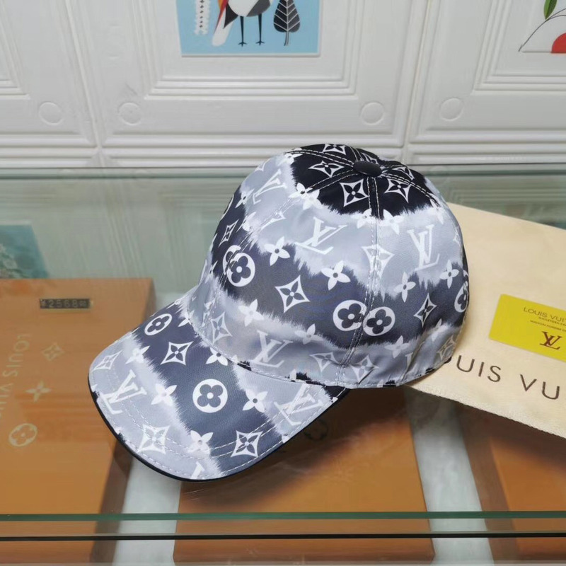 l**is V*t*n monogram baseball cap