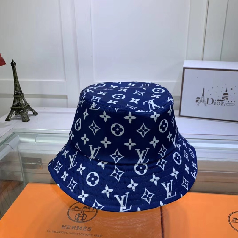 l**is V*t*n monogram bucket hat blue