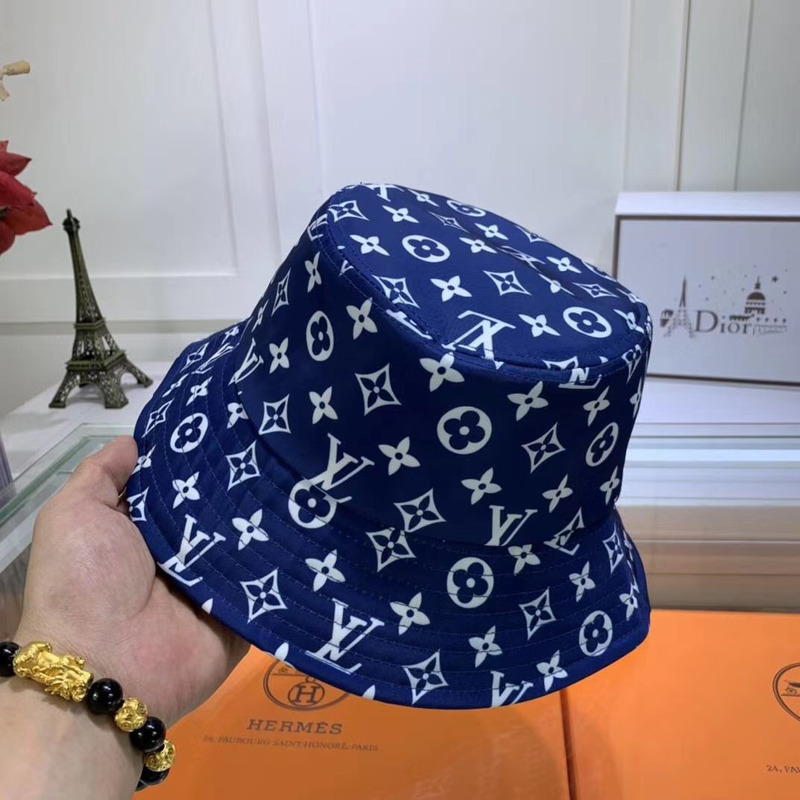 l**is V*t*n monogram bucket hat blue