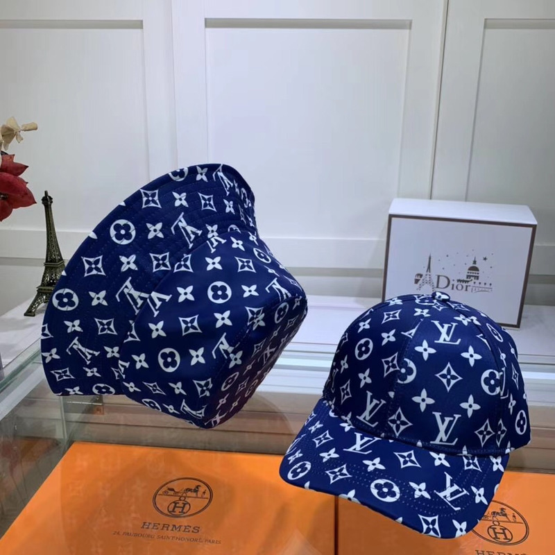 l**is V*t*n monogram bucket hat blue