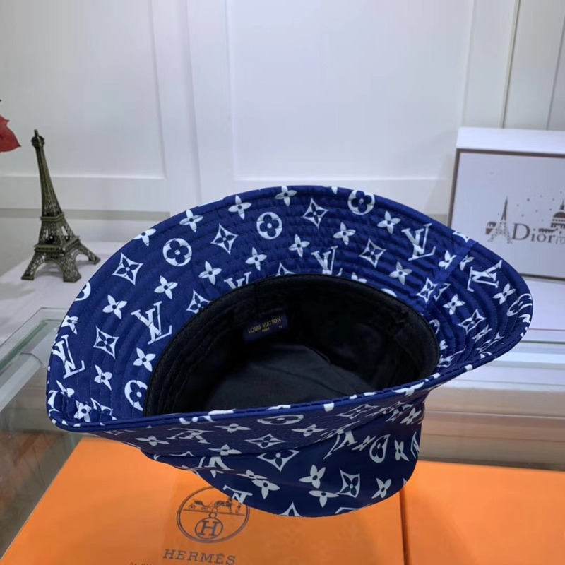 l**is V*t*n monogram bucket hat blue