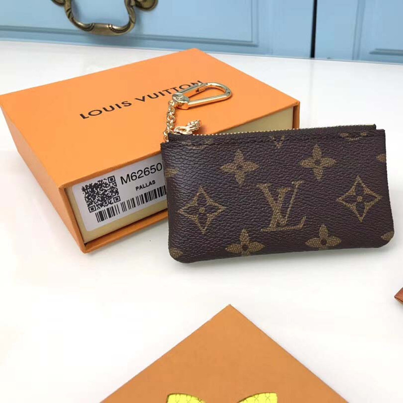 l**is V*t*n monogram wallet