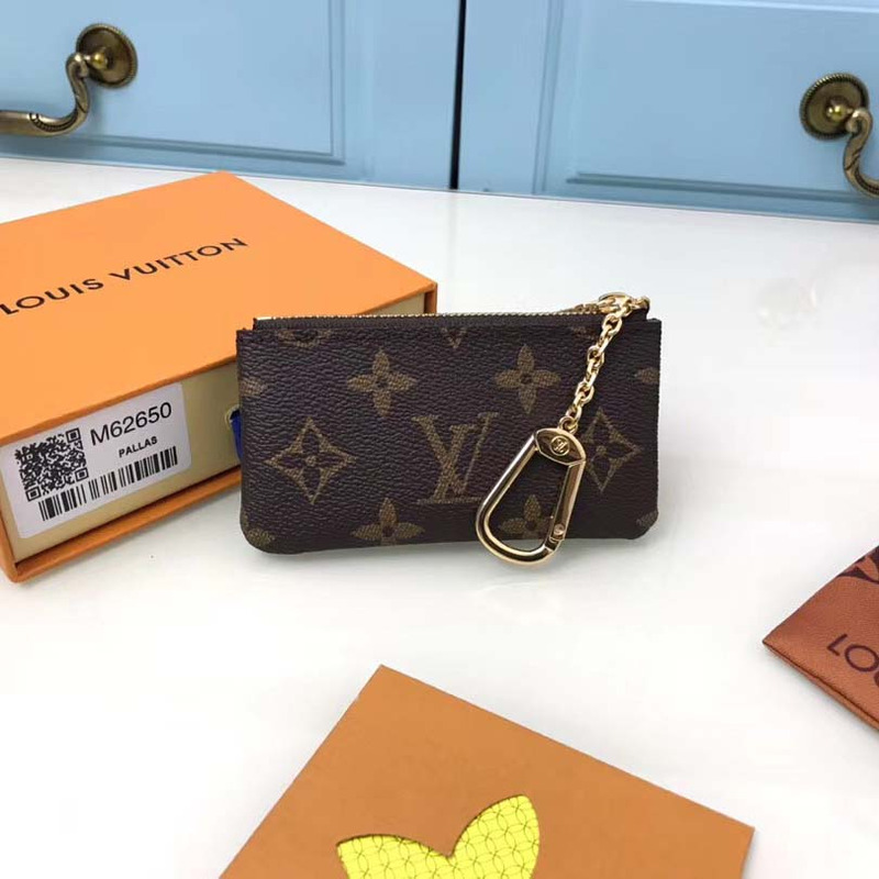 l**is V*t*n monogram wallet