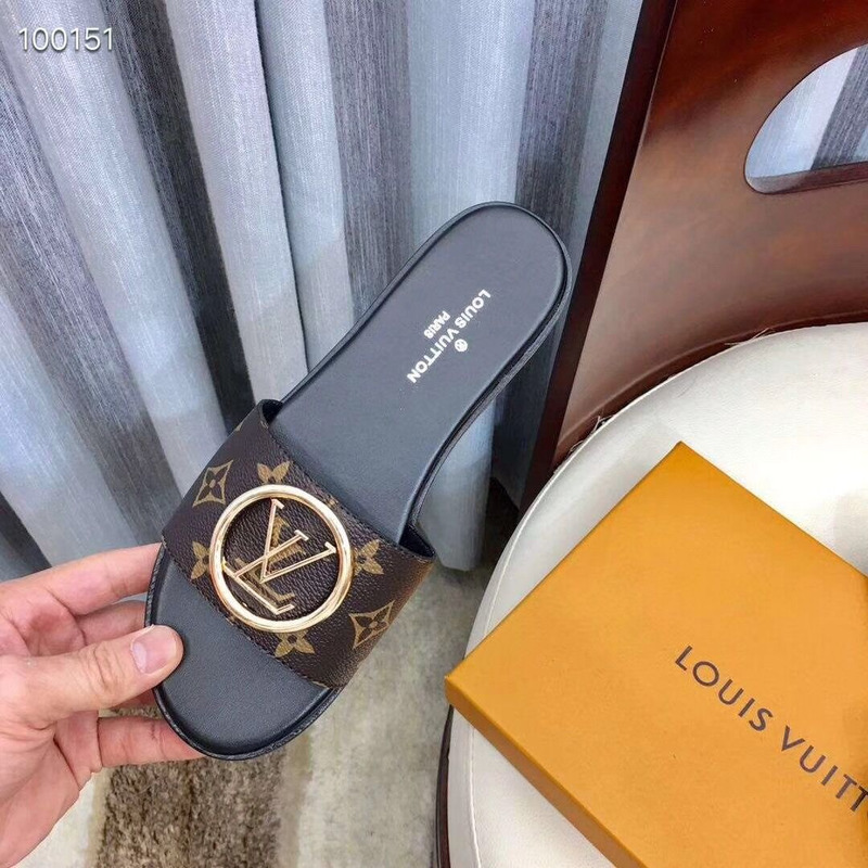 l**is V*t*n monogram lock it flat mule