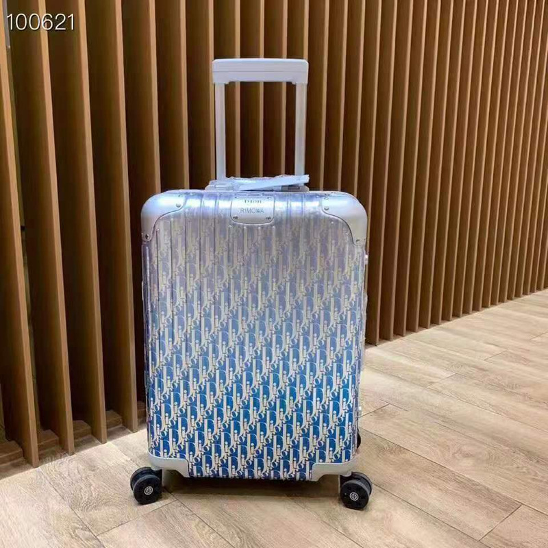 l**is V*t*n light blue luggage