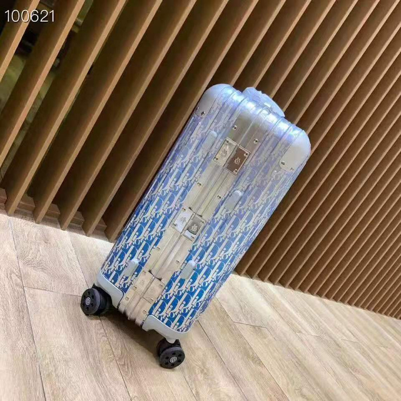 l**is V*t*n light blue luggage