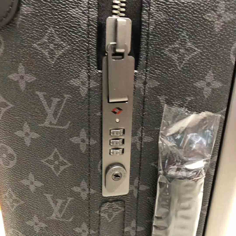 l**is V*t*n black monogram luggage