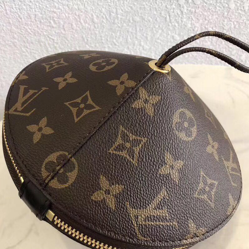 l**is V*t*n cone coin purse