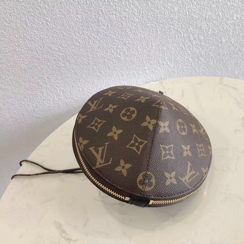 l**is V*t*n cone coin purse