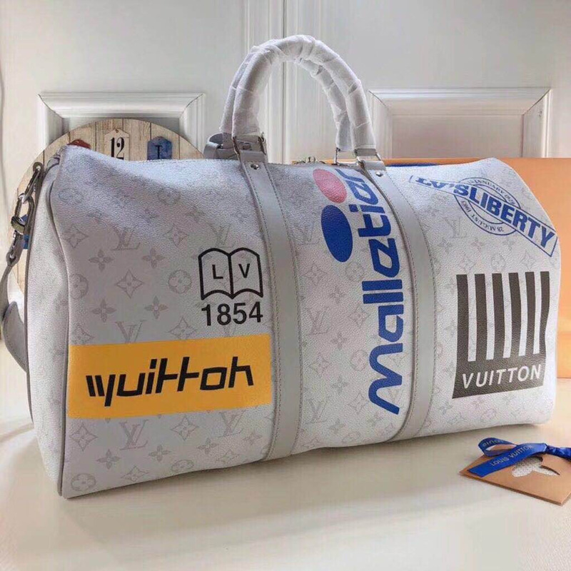 l**is V*t*n luminous liberty luggage in grey