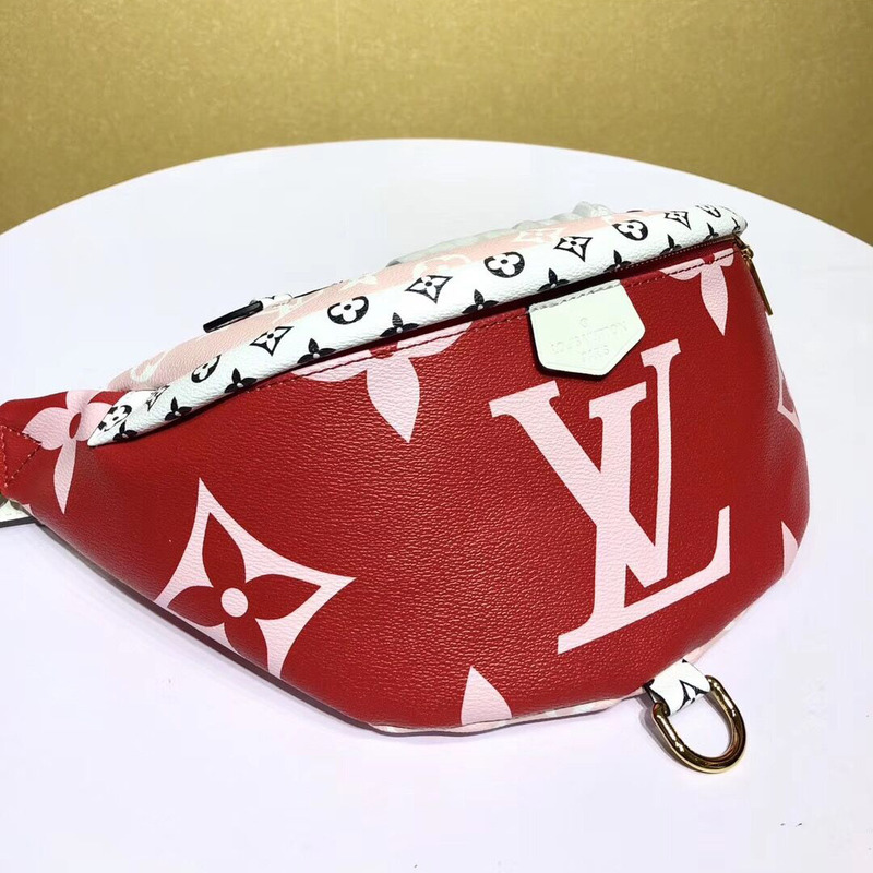 l**is V*t*n bumbag in rouge