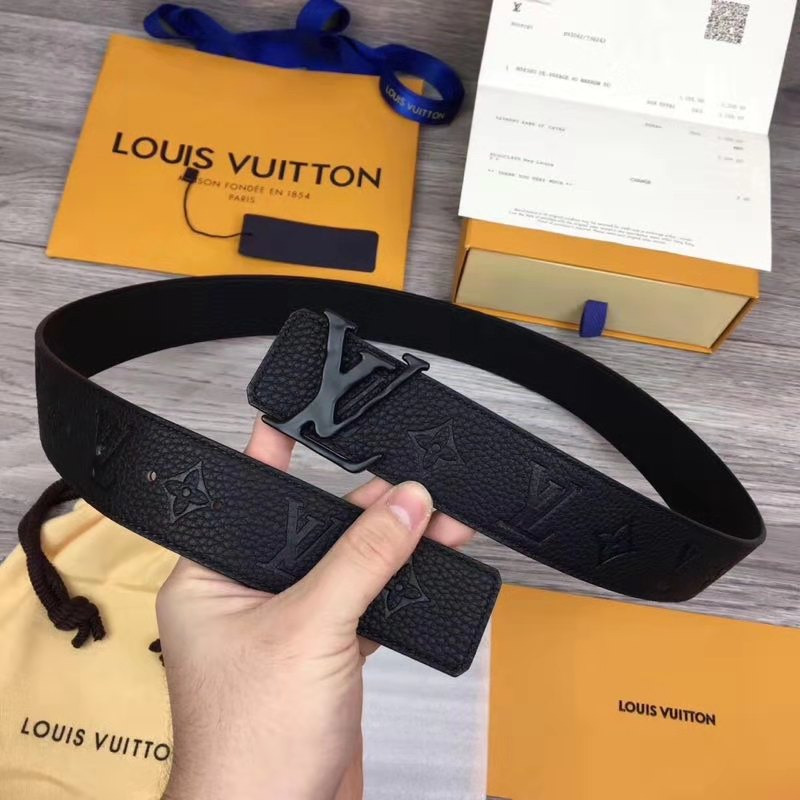 l**is V*t*n monogram reverso belt in black