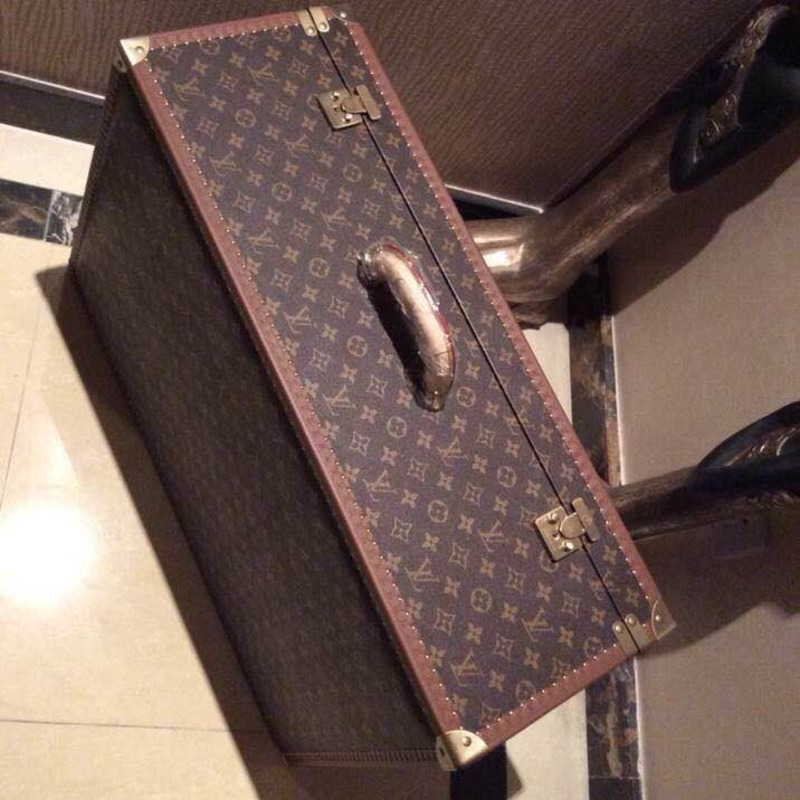 l**is V*t*n briefcase