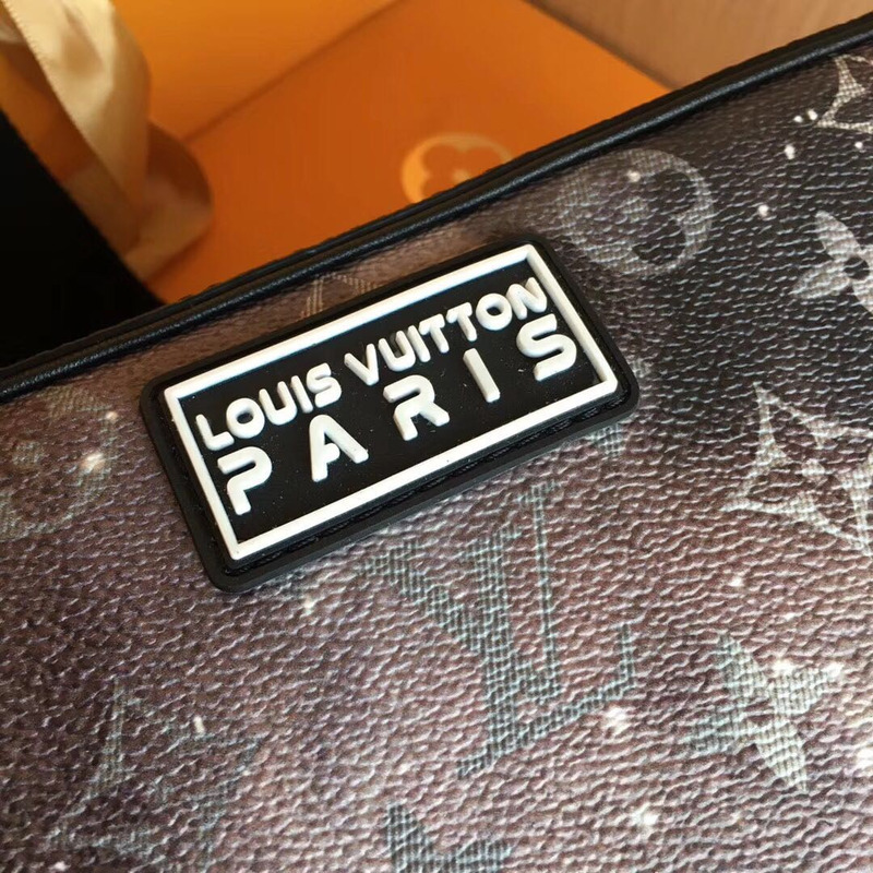 l**is V*t*n alpha messenger bag