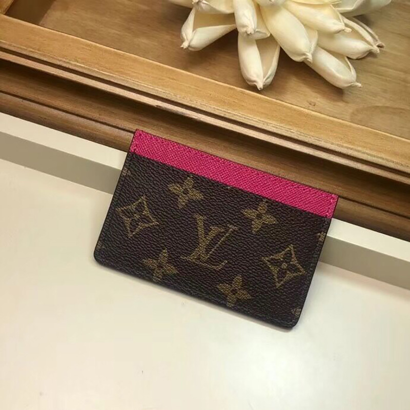 l**is V*t*n card holder