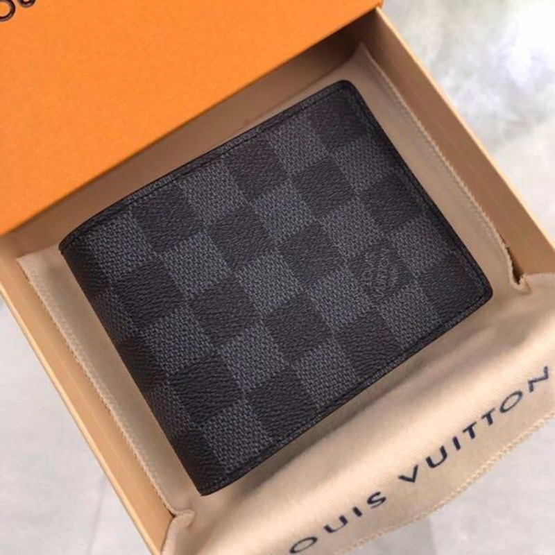 l**is V*t*n damier wallet