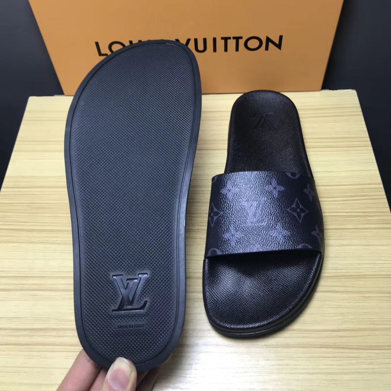 l**is V*t*n palm slippers in balck