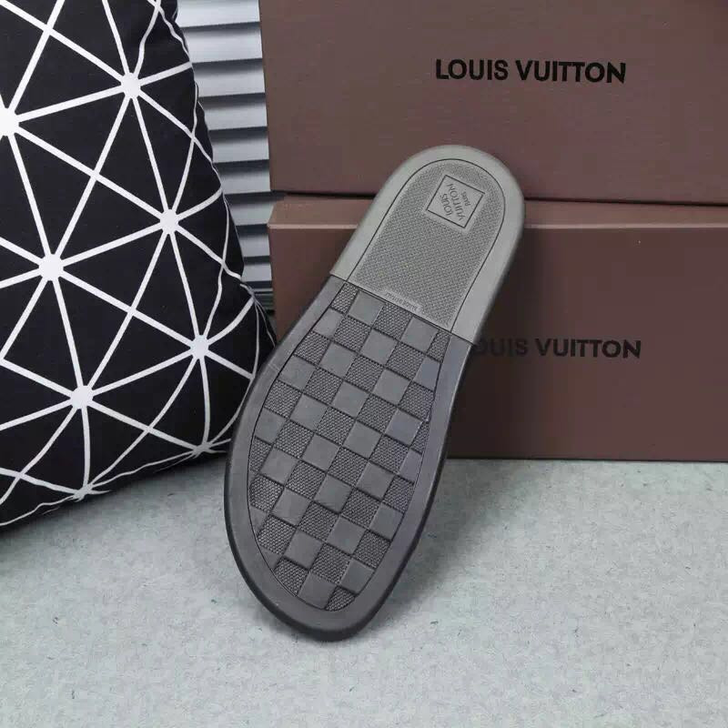 l**is V*t*n lattice slippers