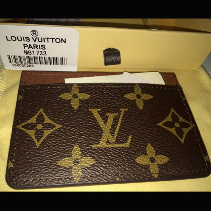 l**is V*t*n monogram card holder