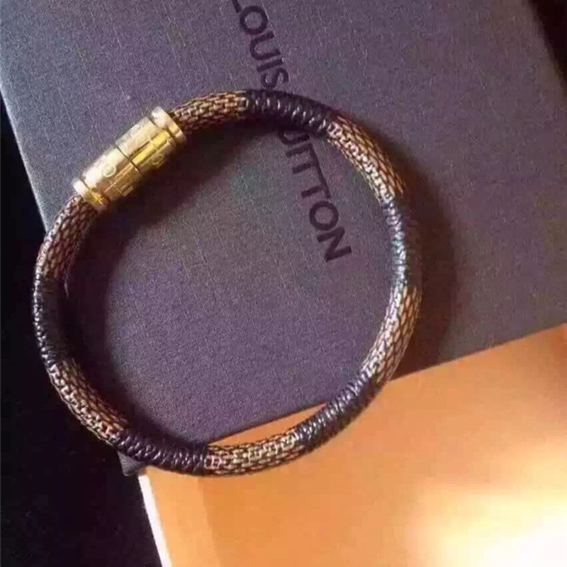 l**is V*t*n bracelet