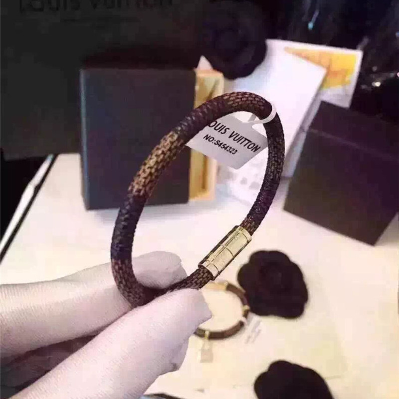 l**is V*t*n bracelet