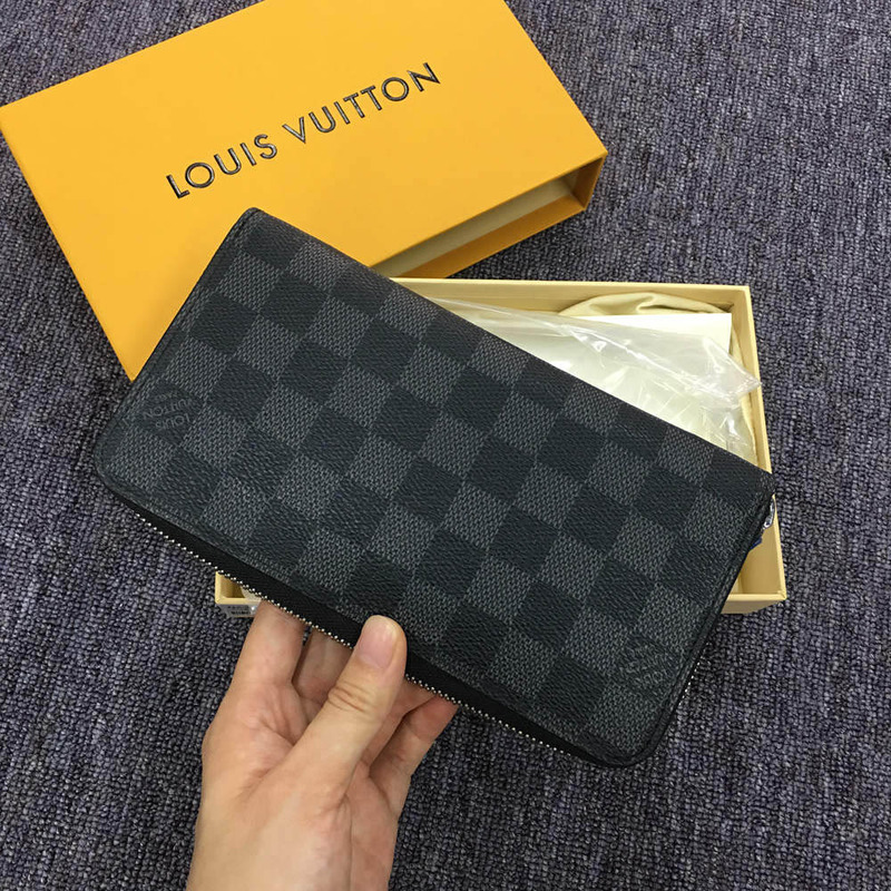 l**is V*t*n black monogram wallet