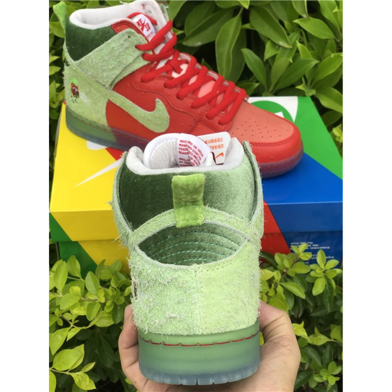 Nike SB Dunk High "Strawberry Cough" CW7093 600 Sneakers Men Women