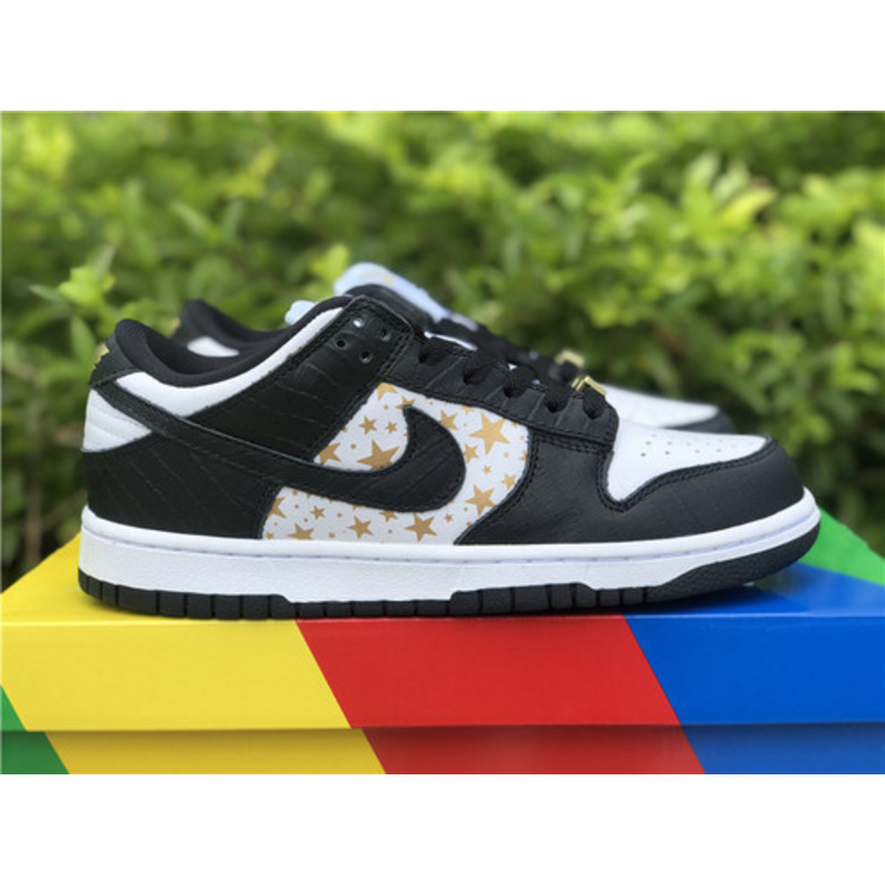 Sup*e x nike sb dunk low 