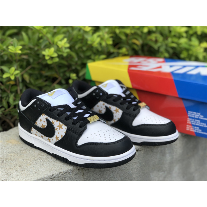 Sup*e x nike sb dunk low "black stars" dh3228 102 sneakers men women