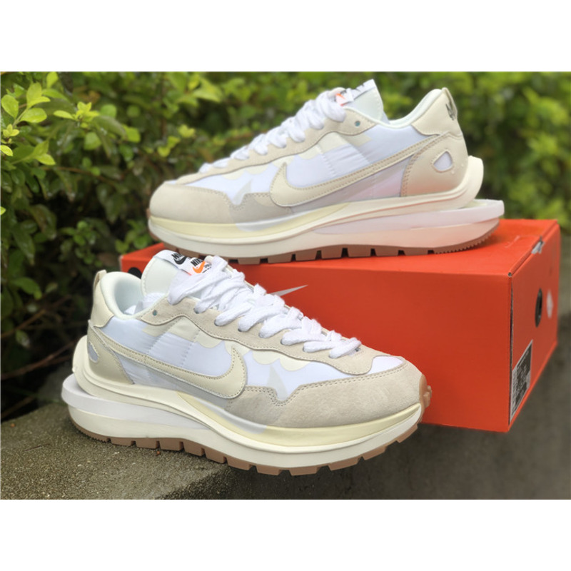 Nike regasus vaporrly SP x Sacai DD1875 100 Sneakers Men Women