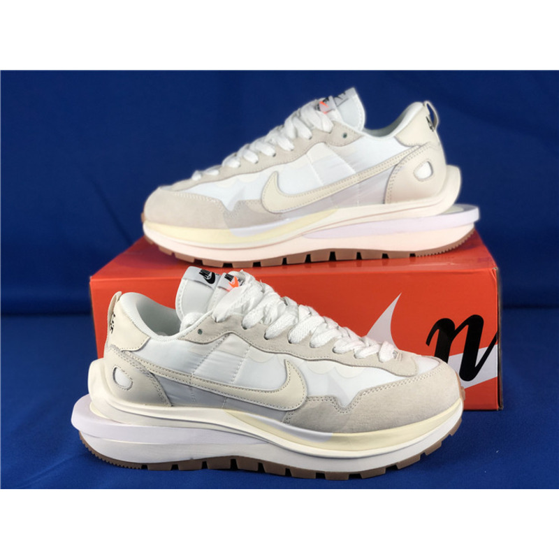 Nike regasus vaporrly SP x Sacai DD1875 100 Sneakers Men Women