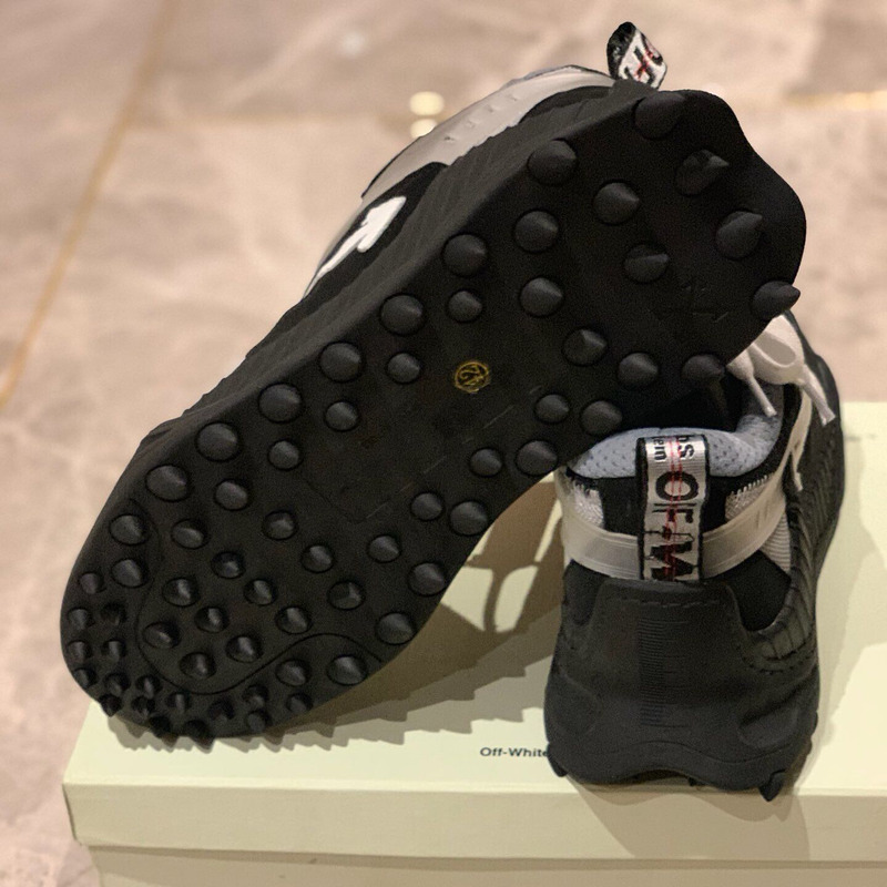 Off-White Black Sneaker