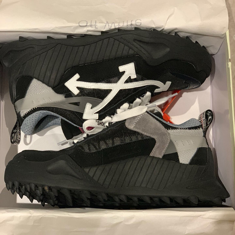 Off-White Black Sneaker