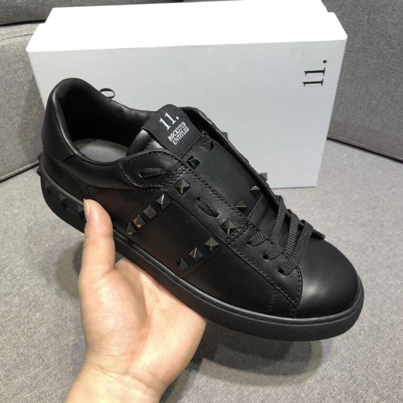 Valentino Rockstud Sneakers in Black