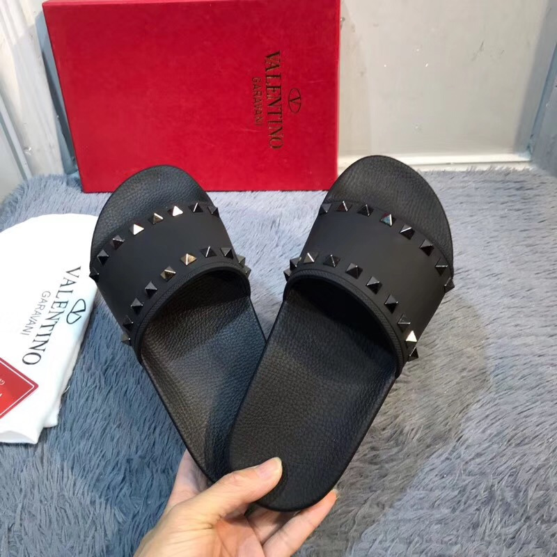 Valentino Rockstud  Rubber Sandal(Black)