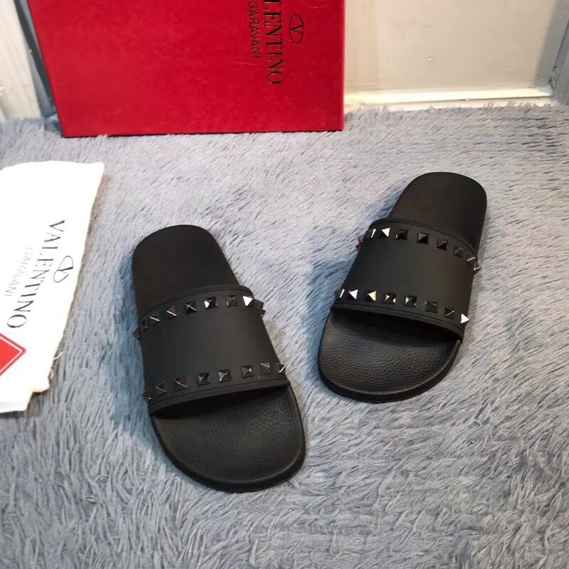 Valentino Rockstud  Rubber Sandal(Black)