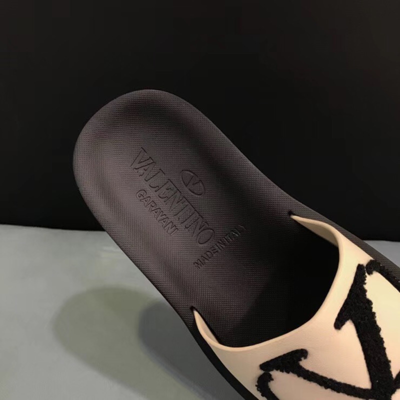 Valentino V Slides