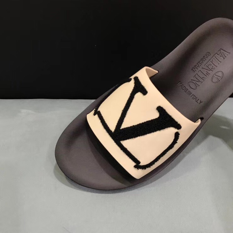 Valentino V Slides