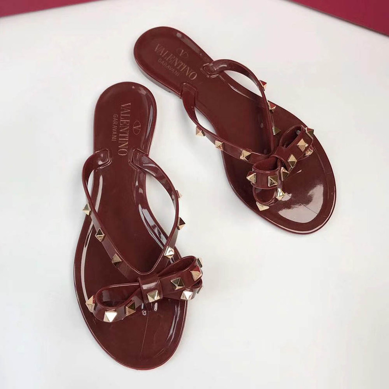 Valentino Garavani Rockstud PVC Flip Flop(Coffee)