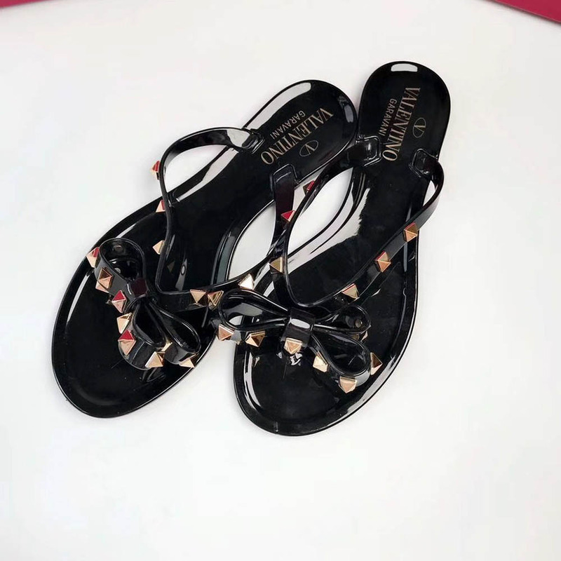 Valentino Garavani Rockstud PVC Flip Flop(Black)