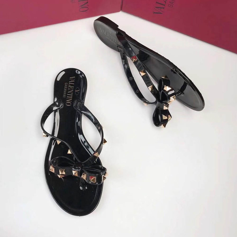 Valentino Garavani Rockstud PVC Flip Flop(Black)