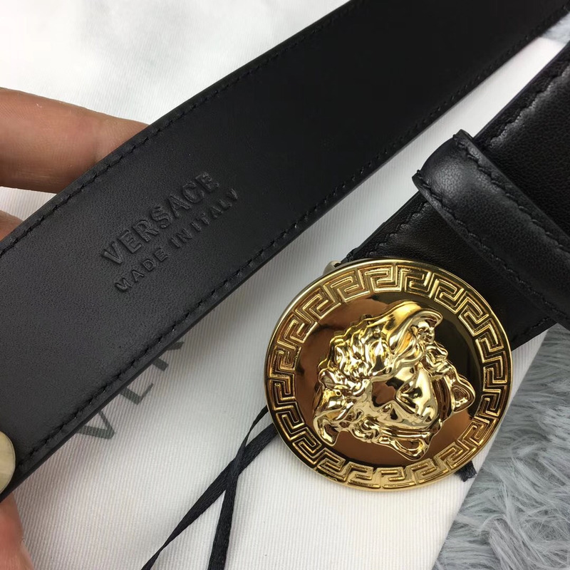 Versace Classic Medusa Leather Belt in Golden Buckle