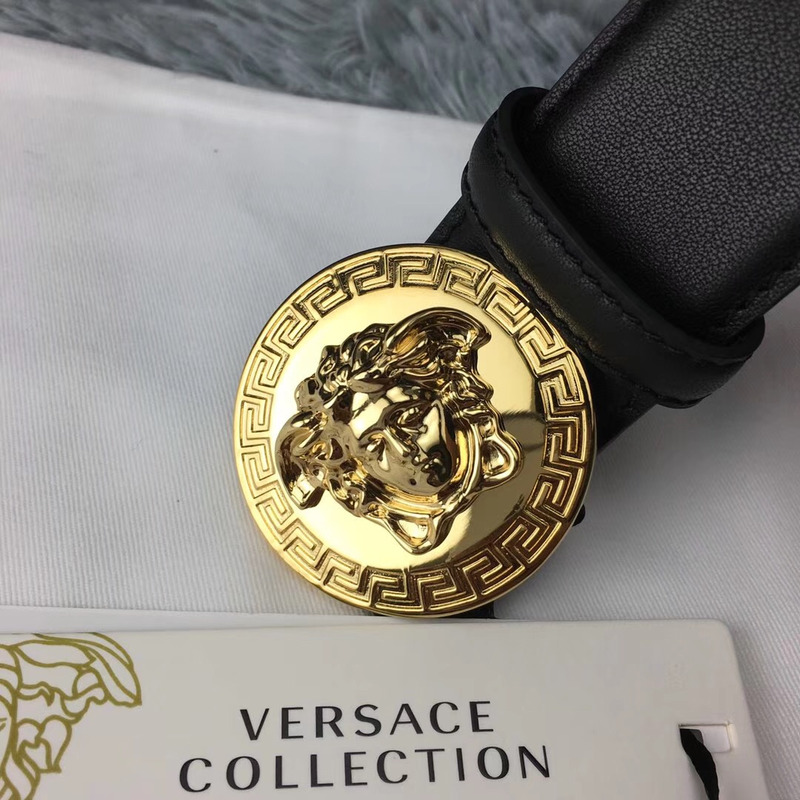 Versace Classic Medusa Leather Belt in Golden Buckle